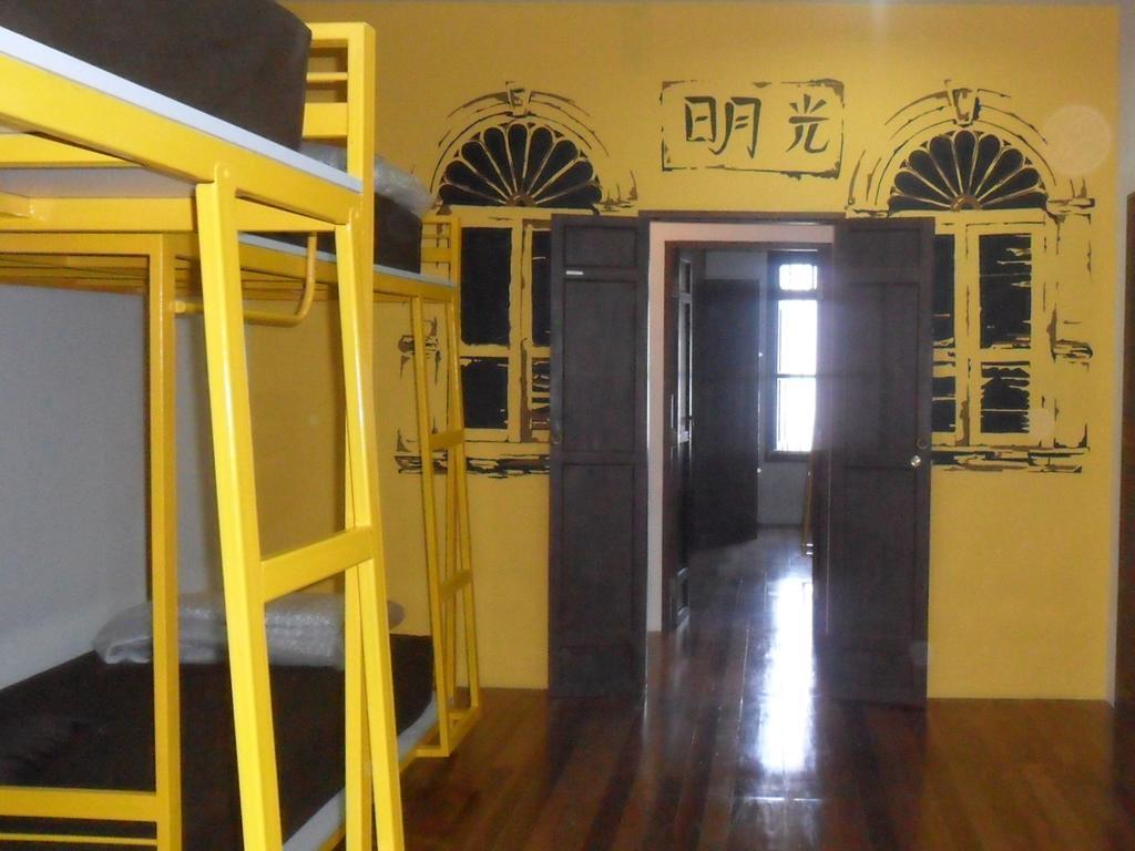Phuket Sunny Hostel Екстер'єр фото