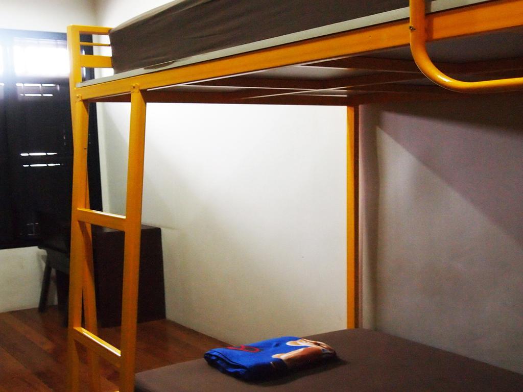 Phuket Sunny Hostel Екстер'єр фото