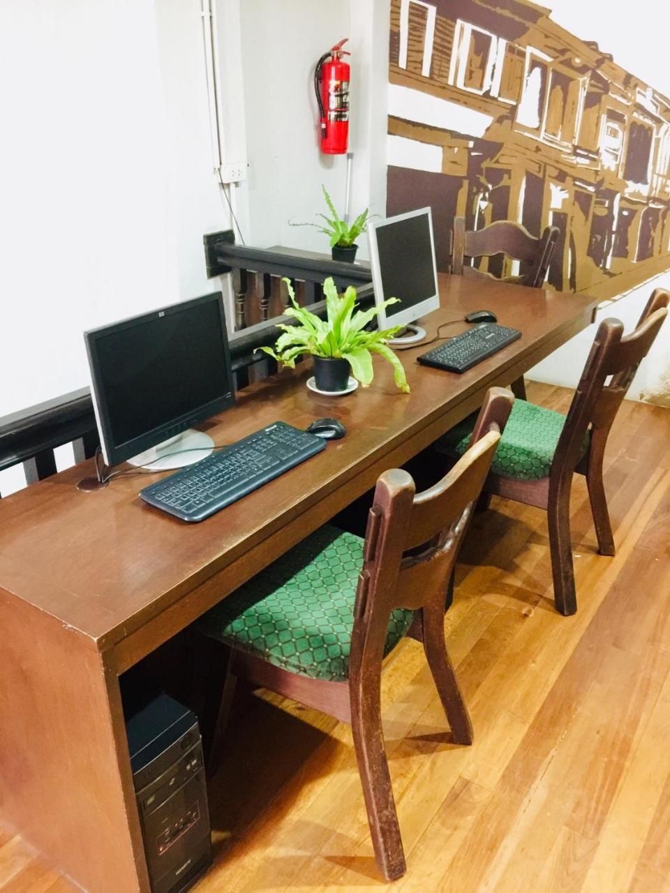 Phuket Sunny Hostel Екстер'єр фото