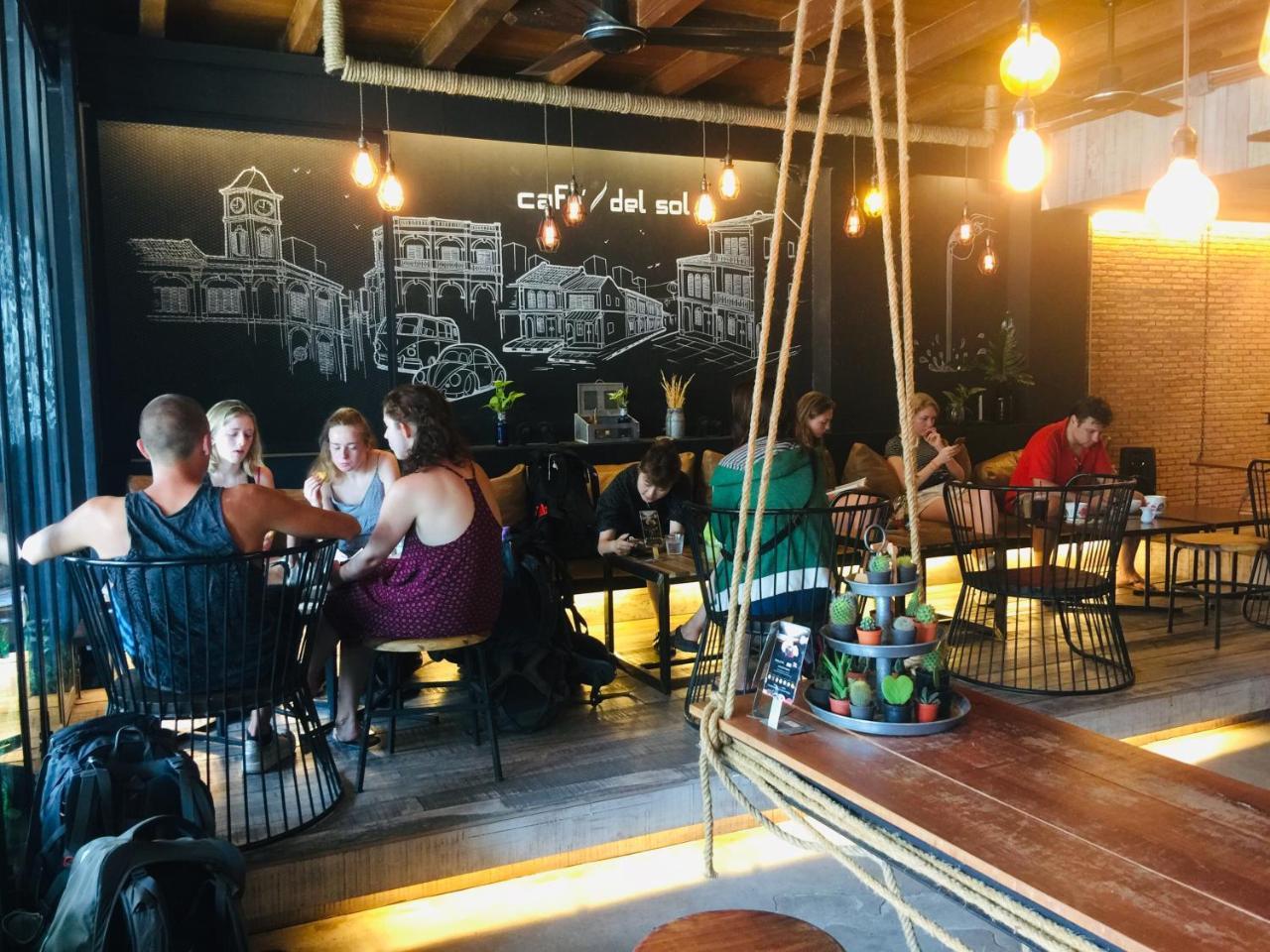 Phuket Sunny Hostel Екстер'єр фото